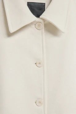 Abrigo corto Lita beige abotonado y detalles Polo Club