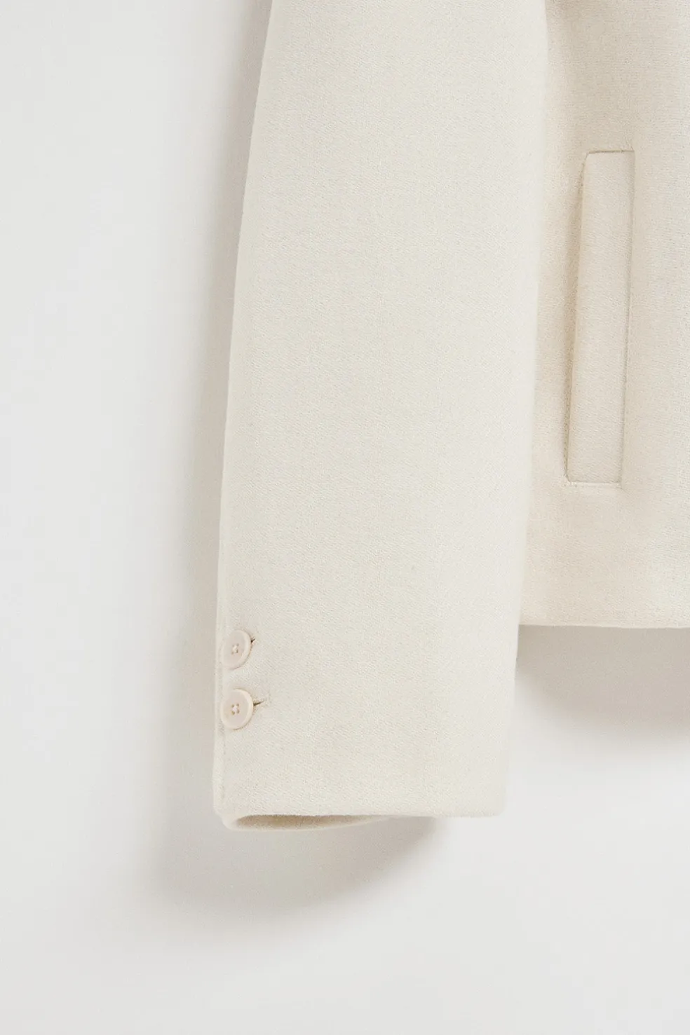 Abrigo corto Lita beige abotonado y detalles Polo Club