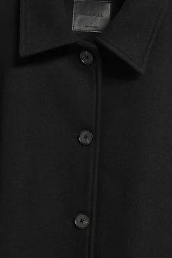 Abrigo corto Lita negro abotonado y detalles Polo Club