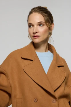 Abrigo corto Lona color camel cruzado abotonado y detalles Polo Club