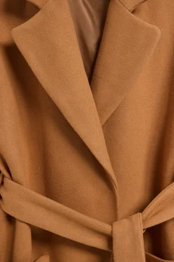 Abrigo largo Carrie color camel de paño y detalles Polo Club