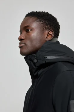 Abrigo Mackey negro de capucha fija y detalles Polo Club