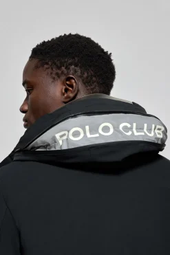 Abrigo Mackey negro de capucha fija y detalles Polo Club
