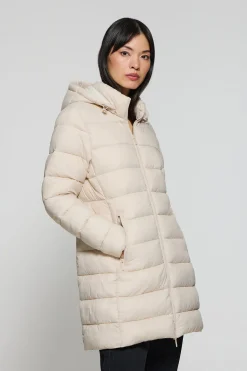 Abrigo Suzette ultralight beige con parche Rigby Go