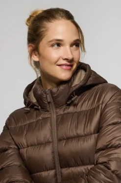 Abrigo Suzette ultralight marrón con parche Rigby Go