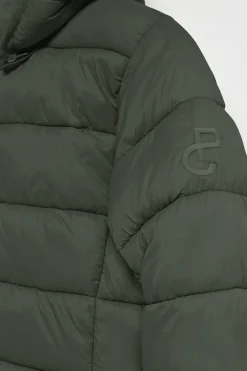 Abrigo ultralight verde Cecilia de capucha extraíble y bordado PC