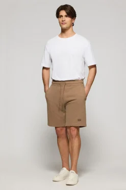 Bermuda Jonas color moca de algodón y patrón relaxed fit con parche en sarga engomado Polo Club