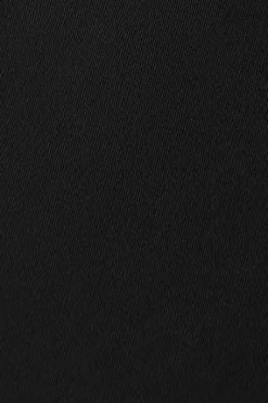 Bermuda relajada negra con logo bordado