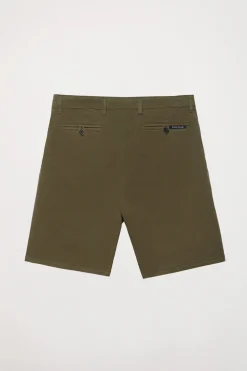 Bermuda relajada verde oliva con logo bordado