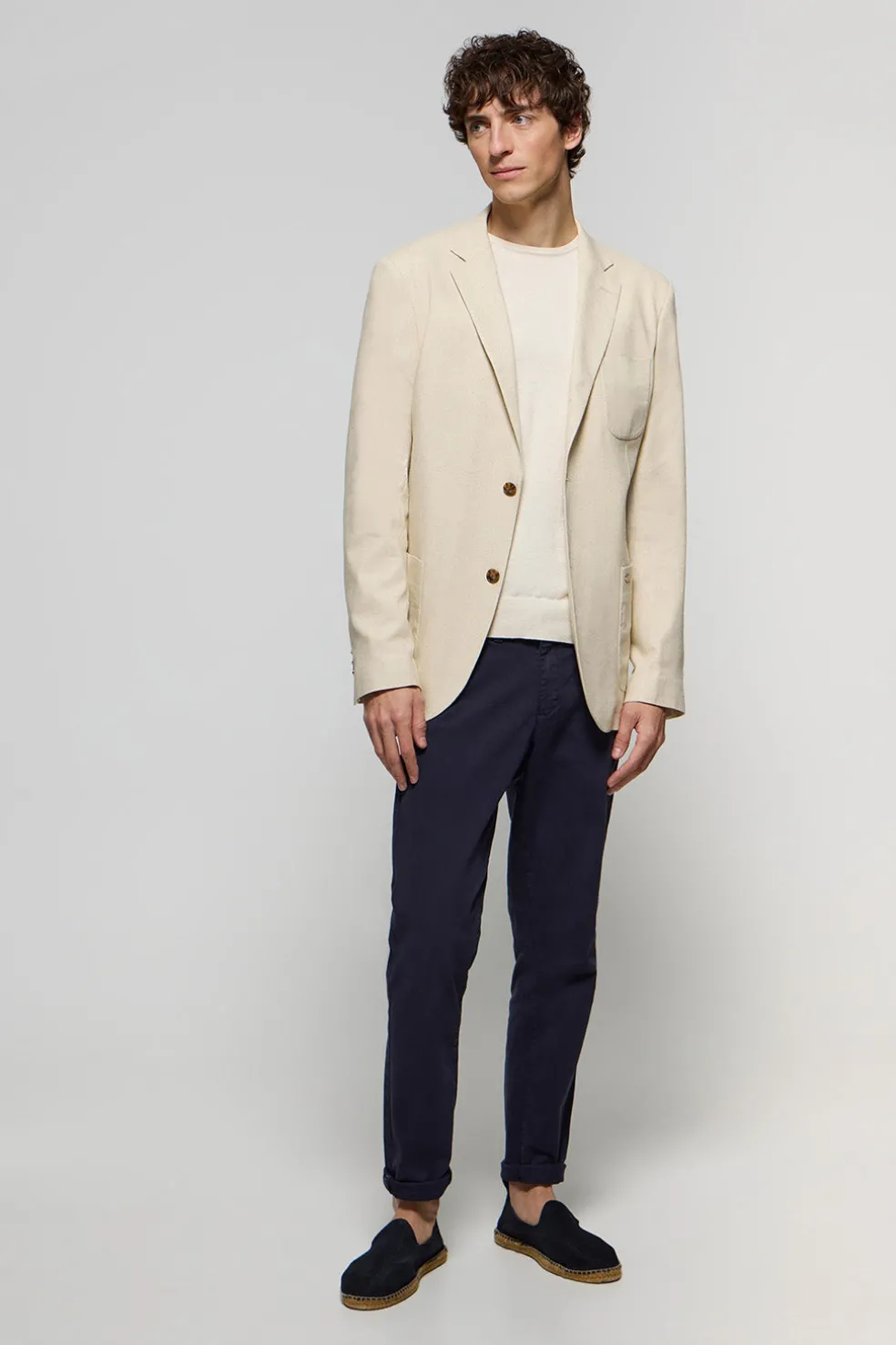 Blazer de lino color arena abotonada con detalles Polo Club