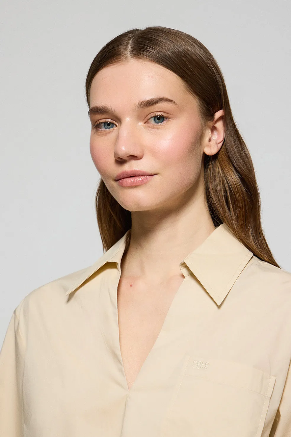 Blusa Solar color beige de algodón con detalle bordado