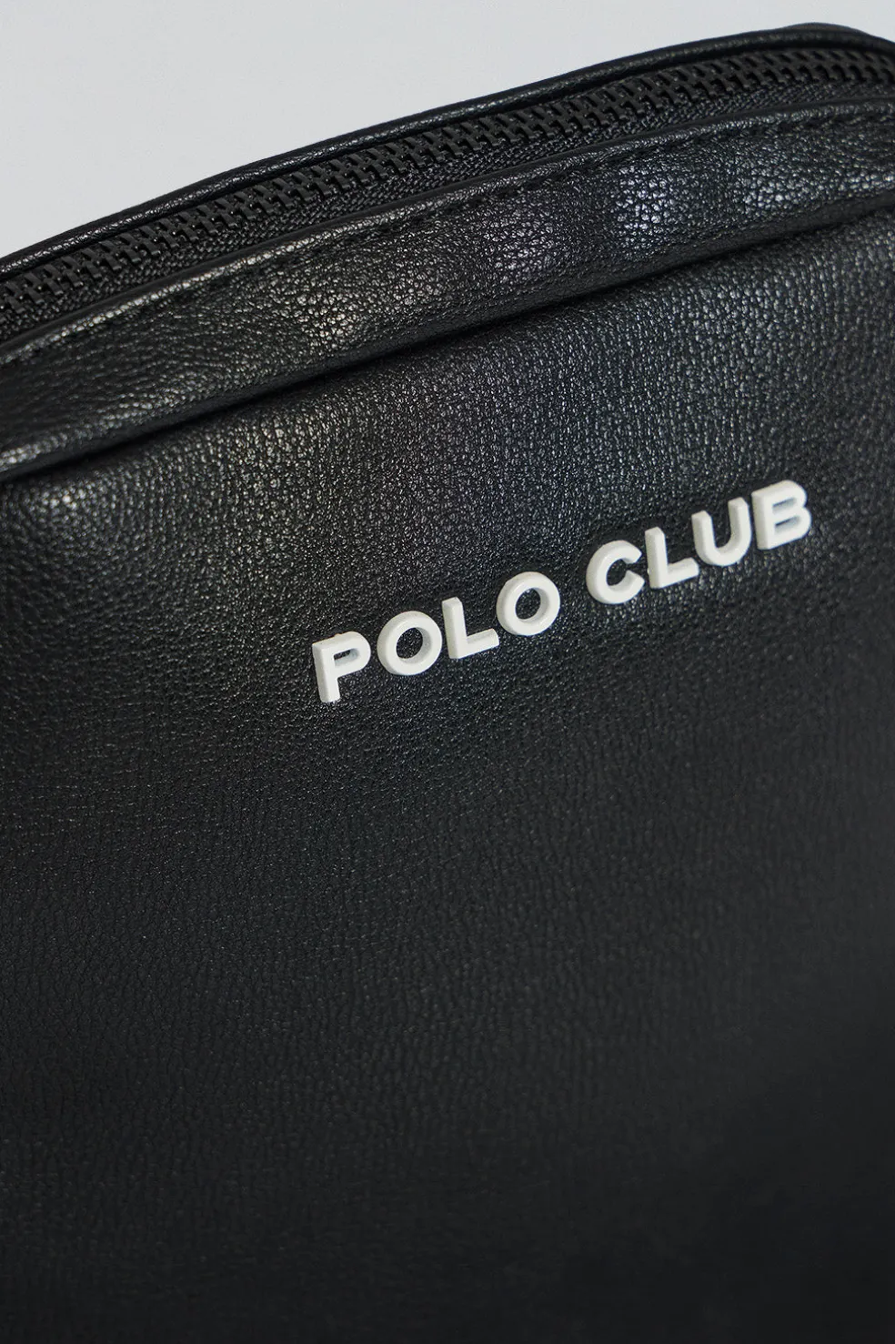 Bolso bandolera negra Radley con detalles Polo Club