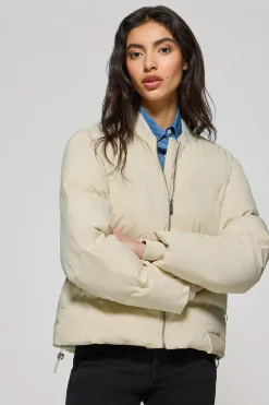 Bomber acolchada beige Dubái con detalle Polo Club