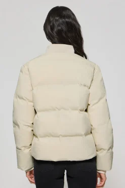 Bomber acolchada beige Dubái con detalle Polo Club