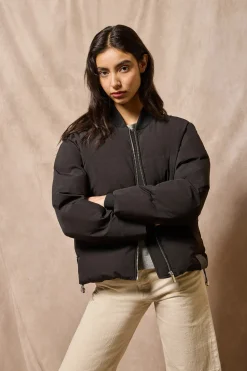 Bomber acolchada negra Dubái con detalle Polo Club