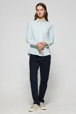 Camisa a rayas color aguamarina con logo bordado