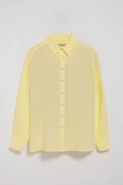 Camisa amarilla garment dye de lino con monograma bordado