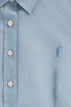 Camisa azul celeste de corte slim con logo Rigby Go