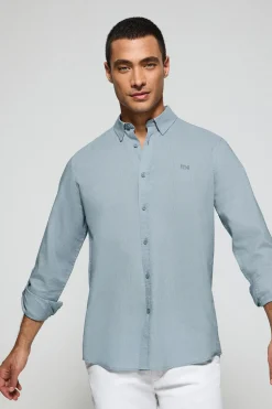 Camisa azul celeste de lino y algodón regular fit con logo bordado