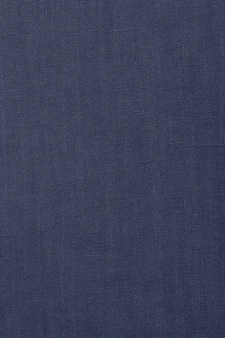 Camisa azul marino de lino garment dye con monograma bordado