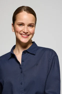 Camisa azul marino loose fit de lino y algodón con monograma bordado