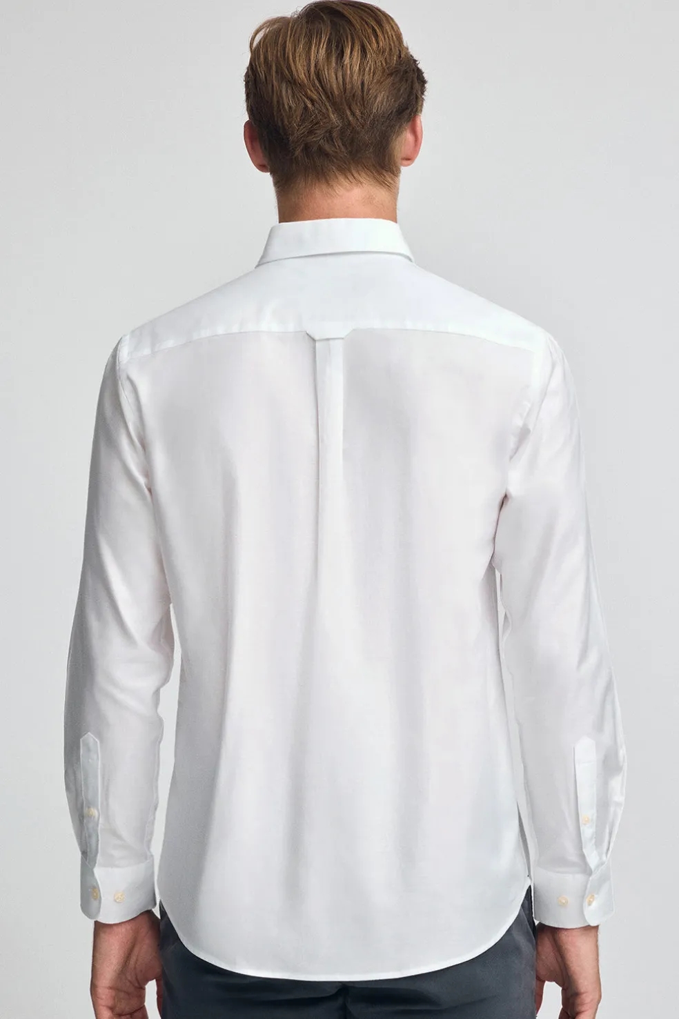 Camisa blanca de corte regular con logo Rigby Go