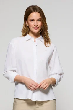 Camisa blanca loose fit de lino y algodón con monograma bordado