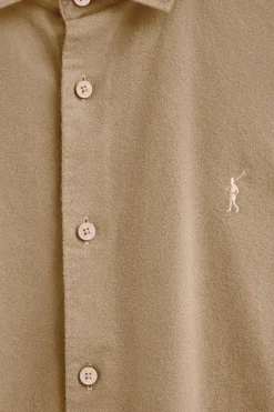 Camisa camel de corte slim y cuello italiano con logo Rigby Go
