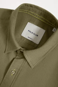 Camisa caqui de lino con bolsillo en el pecho