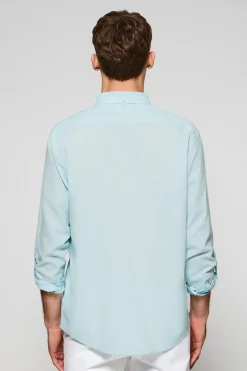 Camisa color aguamarina de lino y algodón regular fit con logo bordado