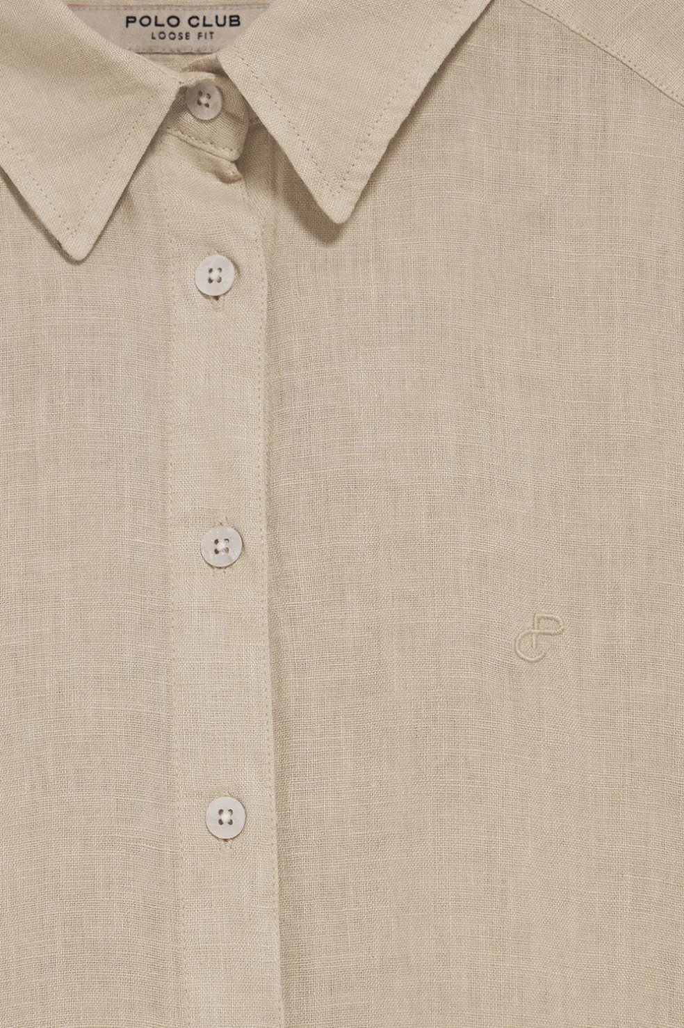 Camisa color arena garment dye de lino con monograma bordado