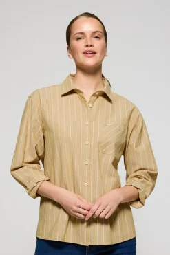 Camisa color mostaza Scarlet a rayas loose fit con botón nacarado