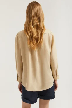 Camisa de lino beige con detalle bordado