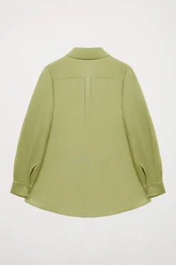 Camisa de lino verde con detalle bordado