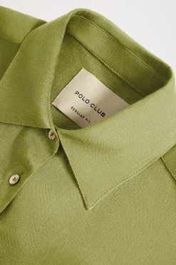 Camisa de lino verde con detalle bordado
