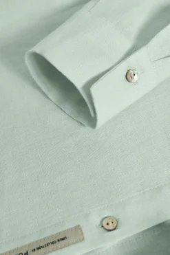 Camisa de lino verde empolvado con detalle bordado Rigby Go