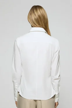 Camisa de popelín garment dye blanca con logo bordado
