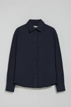 Camisa de popelín garment dye azul marino con logo bordado