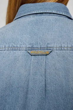 Camisa denim con dos bolsillos y detalle Polo Club
