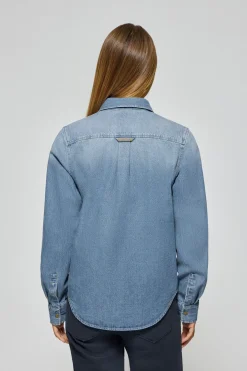 Camisa denim con dos bolsillos y detalle Polo Club