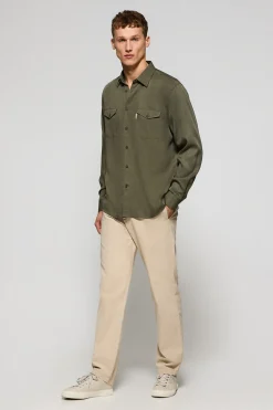 Camisa Franklin color caqui con bolsillos regular fit