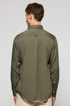 Camisa Franklin color caqui con bolsillos regular fit