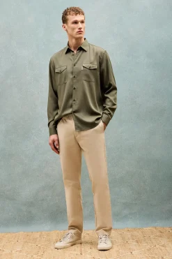 Camisa Franklin color caqui con bolsillos regular fit