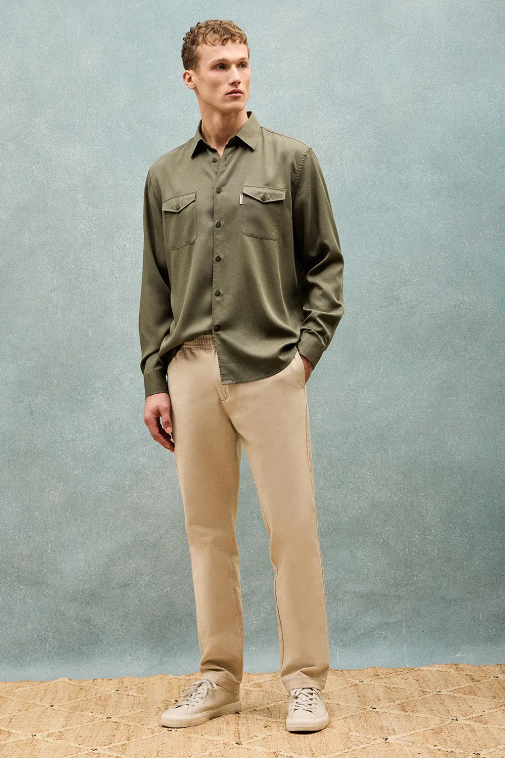 Camisa Franklin color caqui con bolsillos regular fit
