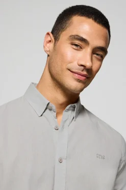 Camisa gris de lino y algodón regular fit con logo bordado