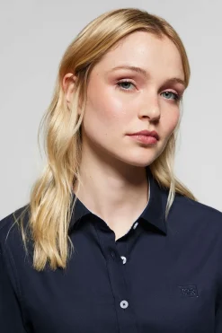 Camisa oxford azul marino con logo bordado