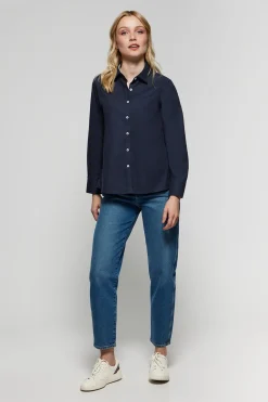Camisa oxford azul marino con logo bordado