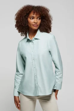 Camisa oxford verde con logo bordado