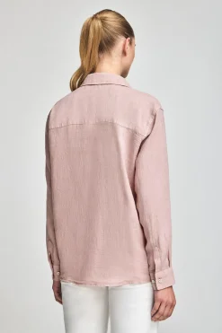 Camisa rosa taupe garment dye de lino con monograma bordado