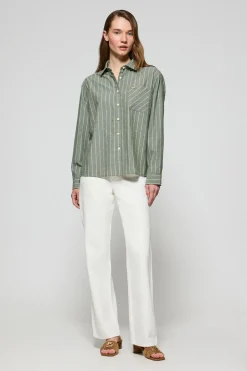Camisa Scarlet a rayas loose fit con botón nacarado